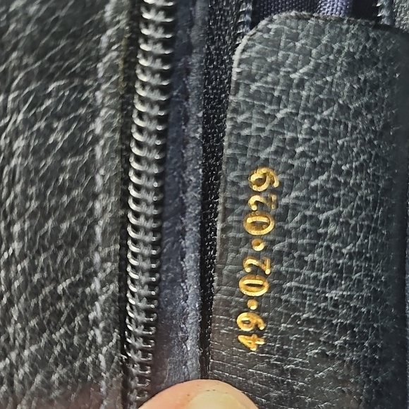 Gucci NAVY and Cream Crossbody Bag - Picture 13 of 17